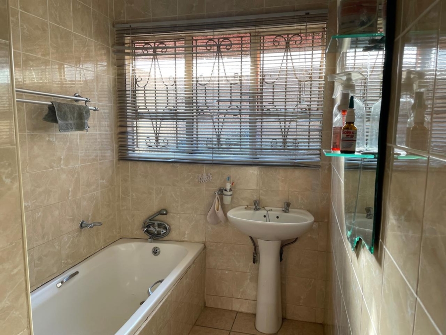 3 Bedroom Property for Sale in Tlhabane West North West